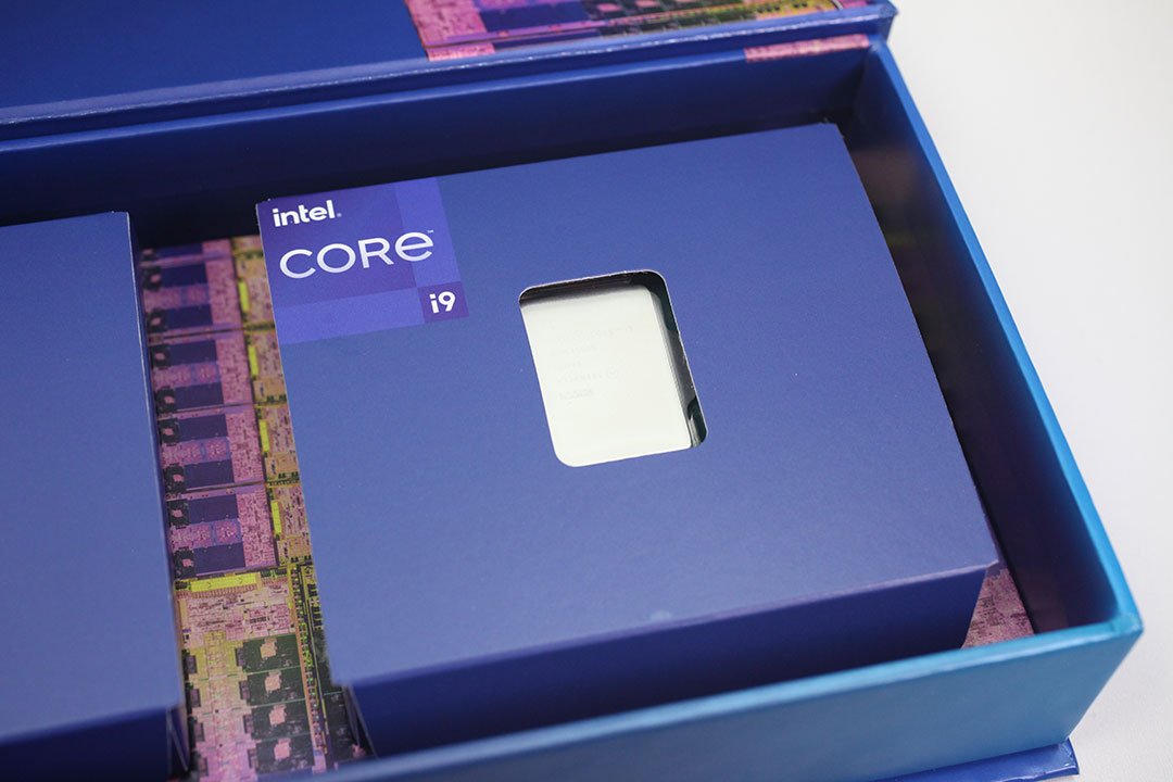 Unboxing i podgląd Intel Core 14. Generacji - Odświeżenie Raptor Lake Unboxing i podgląd Intel Core 14. Generacji - Odświeżenie Raptor Lake Unboxing i podglad Intel Core 14. Generacji Odswiezenie Raptor Lake 6